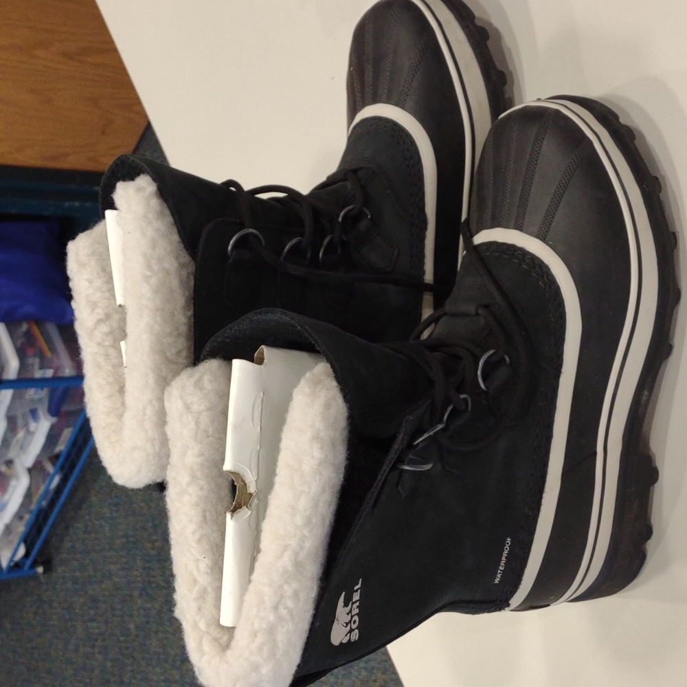 Sorel. Snow Boots
